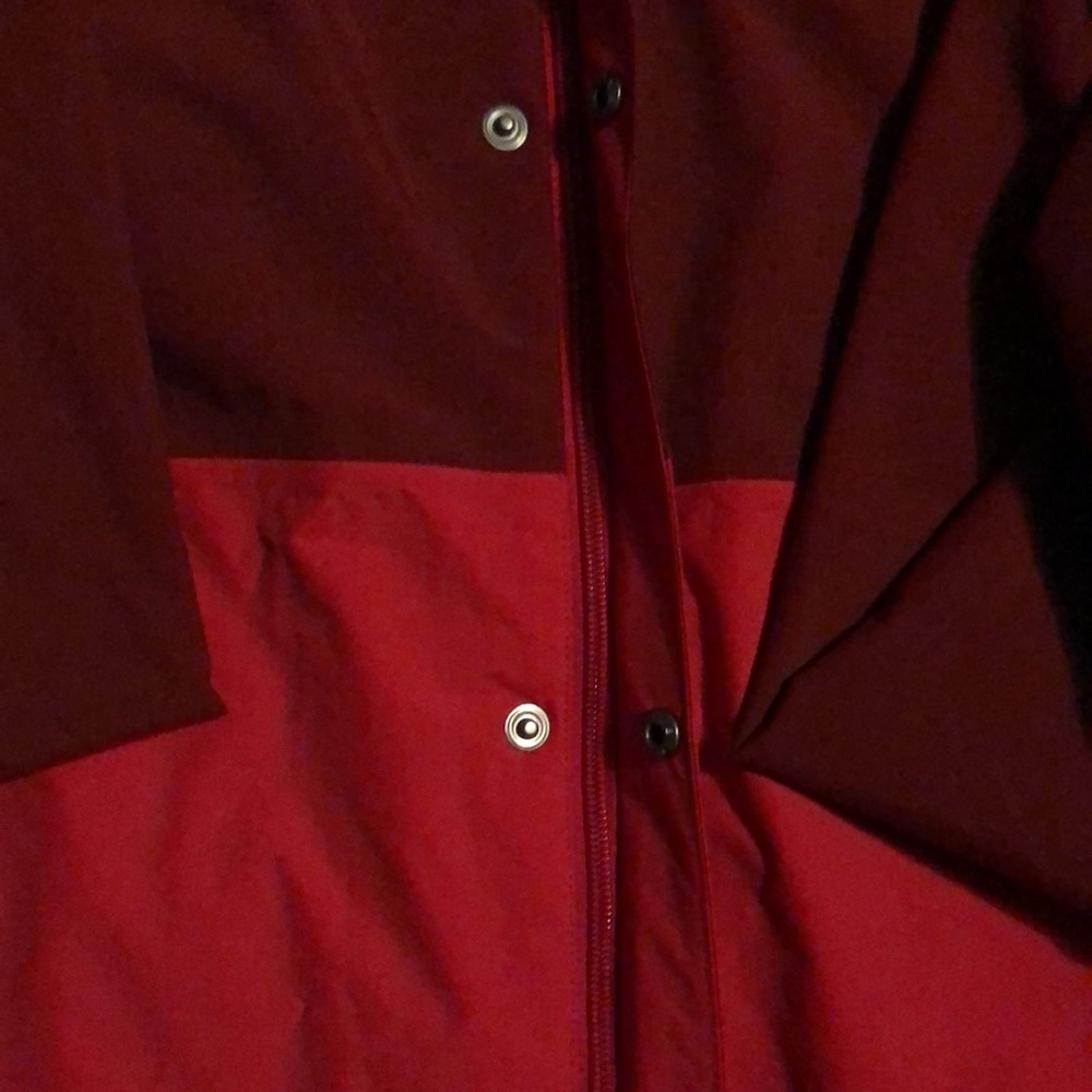 Brand new COLUMBIA OMNI-TECH RAIN JACKET - X-Large in red and burgundy - Picture 6 of 11
